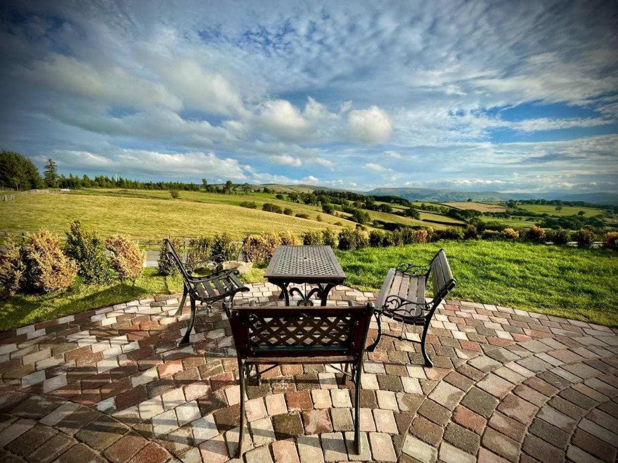 Rabbits View Villa Rhayader Exterior photo